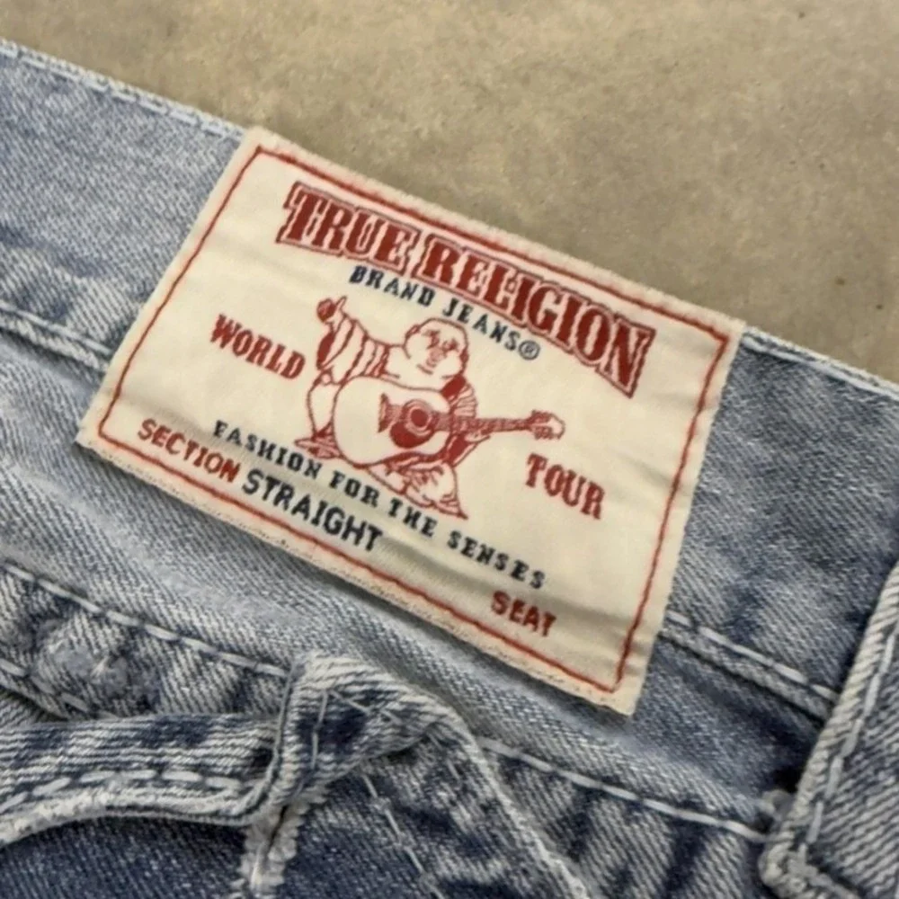 True Religion Ricky Straight Super T Distressed Light Wash Blue Jeans Mens